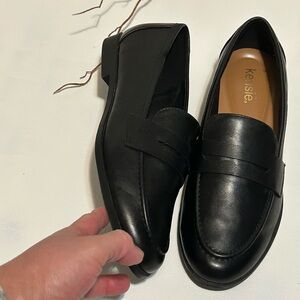 Kensie Women's Black Loafers